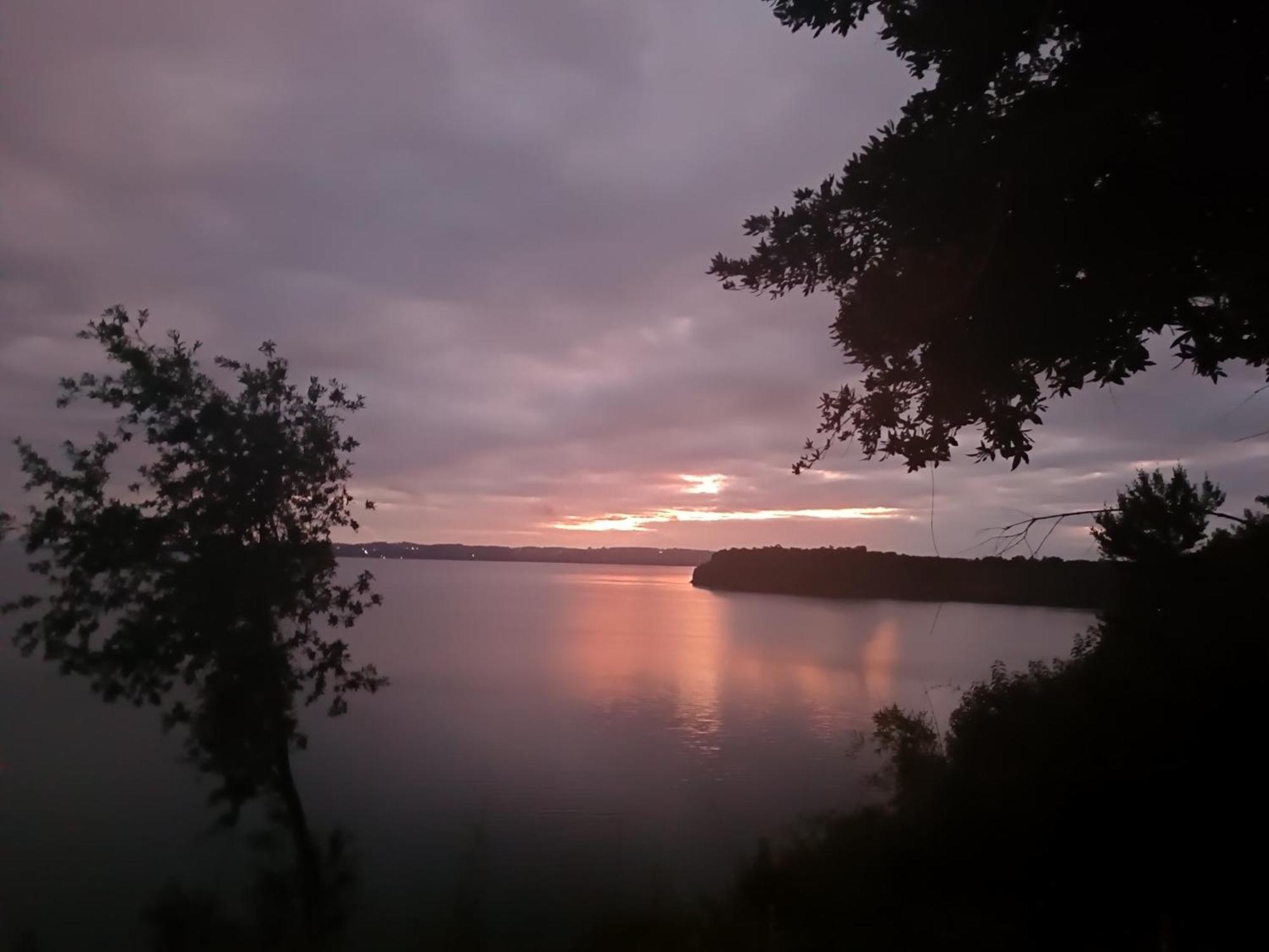 "Los Laureles" Vista Al Lago Фрутильяр Екстер'єр фото
